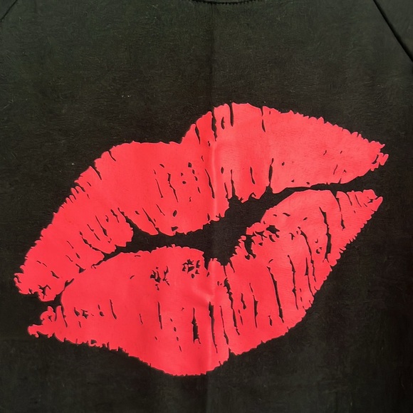 Victoria’s Secret Black Pink Lip Sweatshirt - Picture 2 of 6